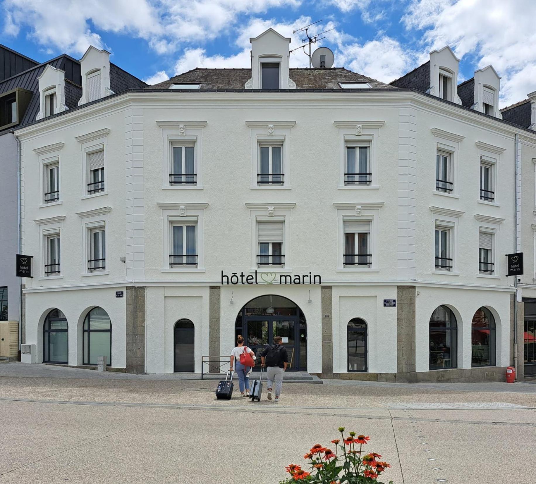 Hotel Et Apparts Marin Laval  Eksteriør billede