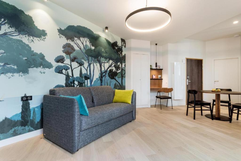 Hotel Et Apparts Marin Laval  Eksteriør billede