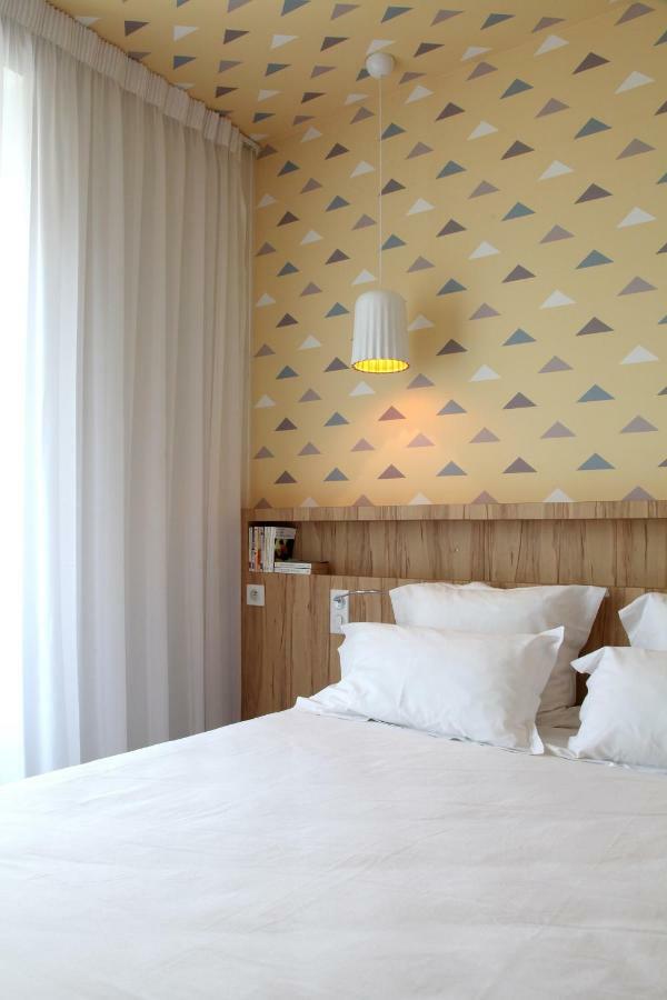 Hotel Et Apparts Marin Laval  Eksteriør billede